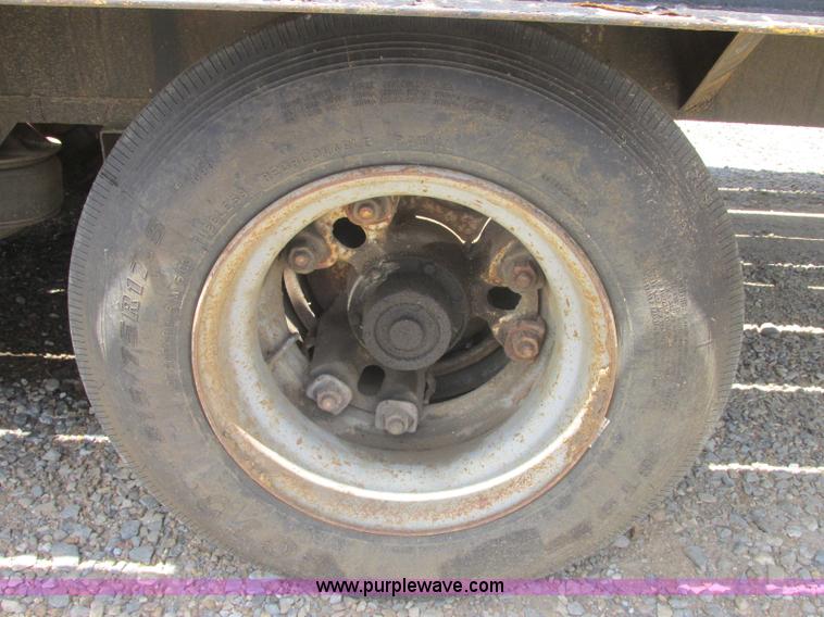 image for item J2486 Pineal flatbed trailer