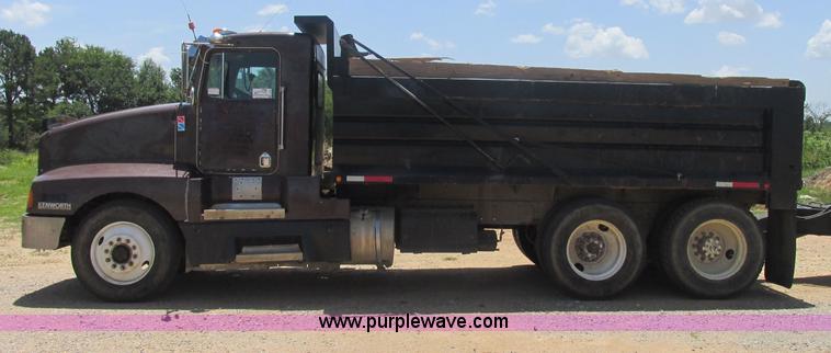 image for item J2487 1989 Kenworth T600A dump truck