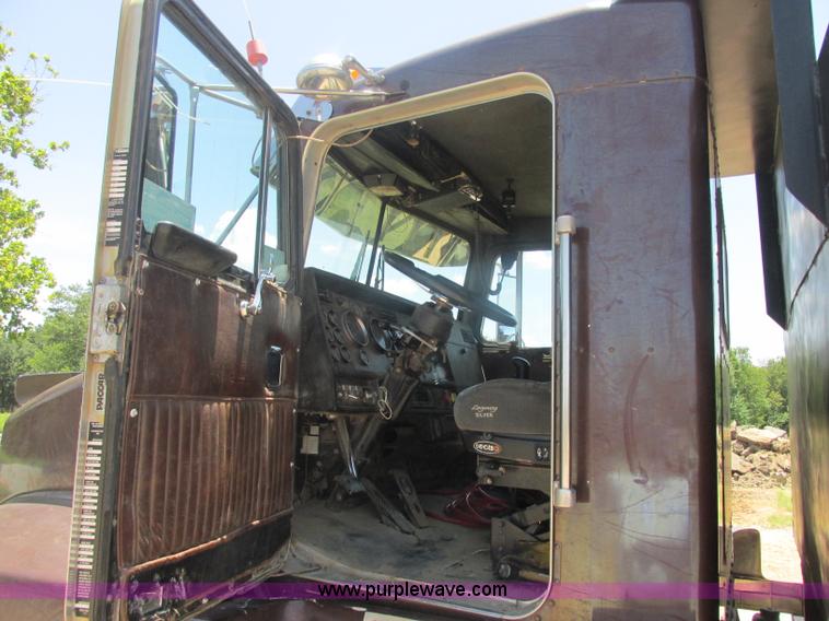 image for item J2487 1989 Kenworth T600A dump truck