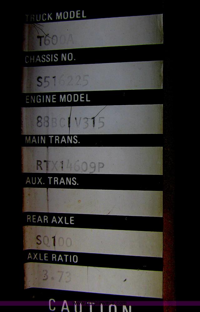 image for item J2487 1989 Kenworth T600A dump truck