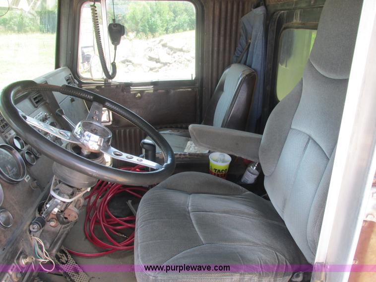 image for item J2487 1989 Kenworth T600A dump truck