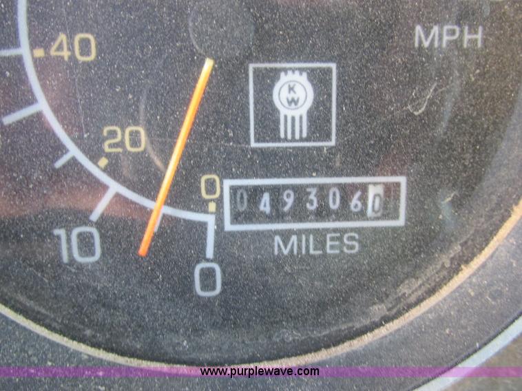 image for item J2487 1989 Kenworth T600A dump truck