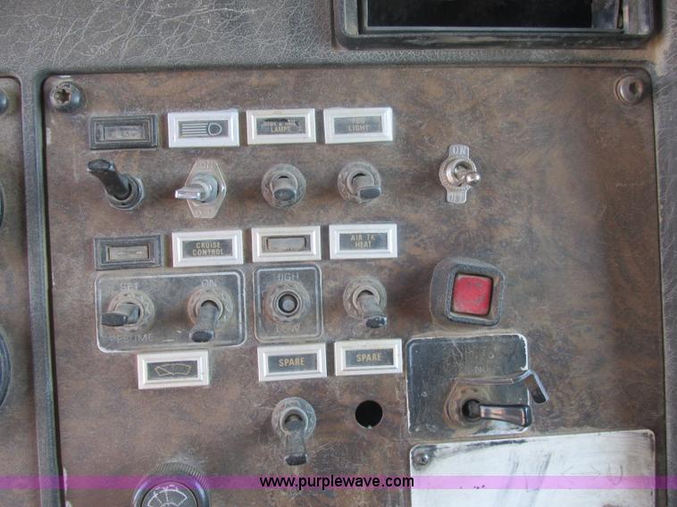 image for item J2487 1989 Kenworth T600A dump truck