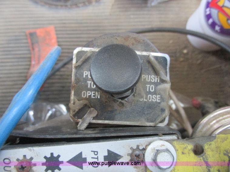 image for item J2487 1989 Kenworth T600A dump truck