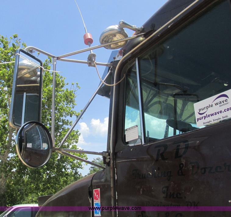 image for item J2487 1989 Kenworth T600A dump truck