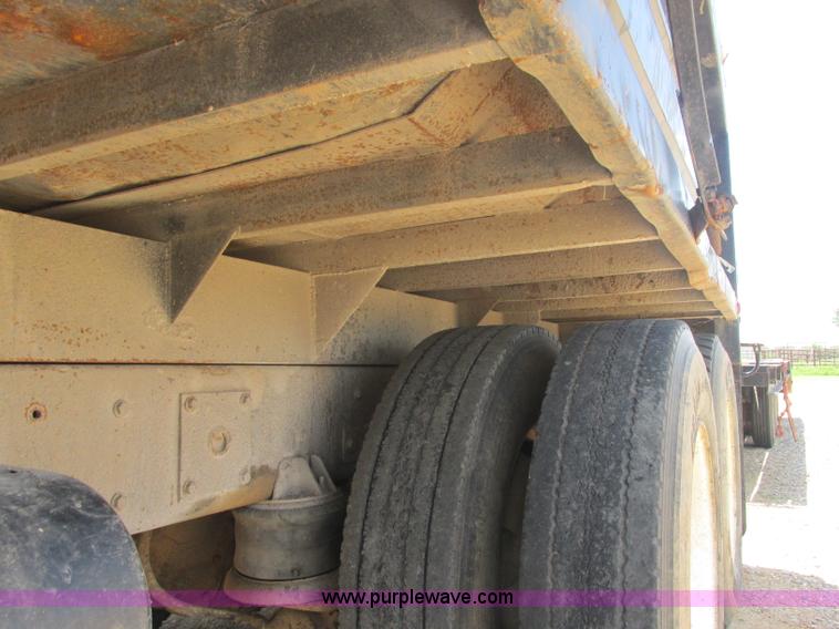 image for item J2487 1989 Kenworth T600A dump truck