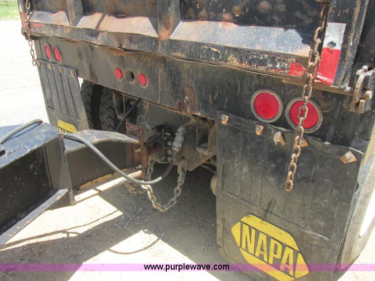 image for item J2487 1989 Kenworth T600A dump truck