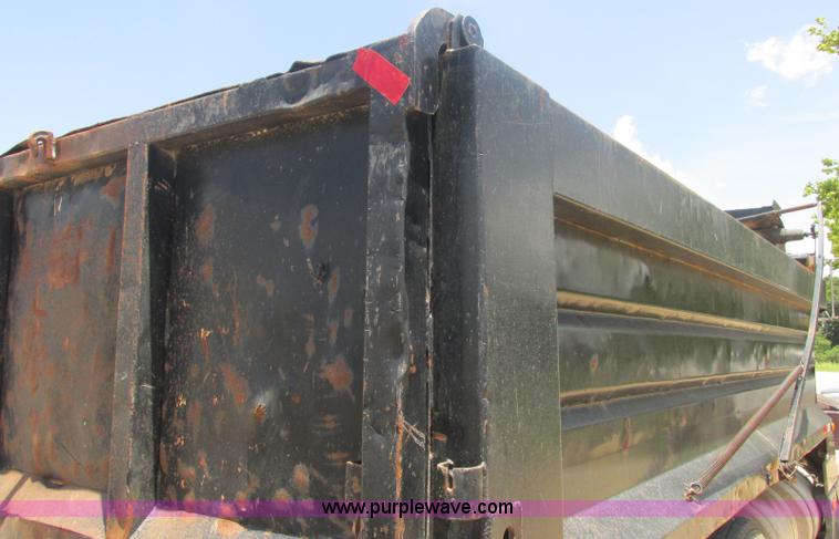 image for item J2487 1989 Kenworth T600A dump truck