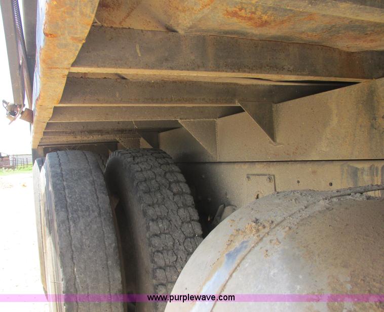 image for item J2487 1989 Kenworth T600A dump truck