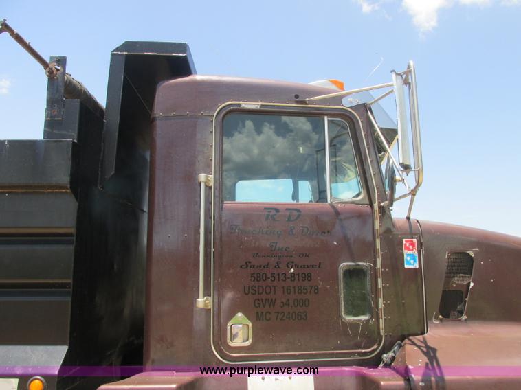 image for item J2487 1989 Kenworth T600A dump truck