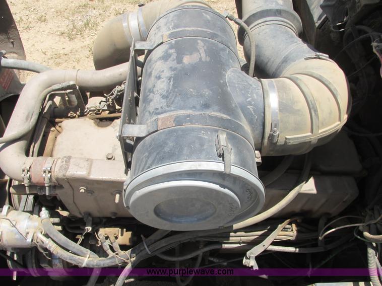 image for item J2487 1989 Kenworth T600A dump truck