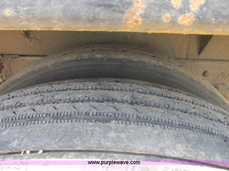 image for item J2487 1989 Kenworth T600A dump truck