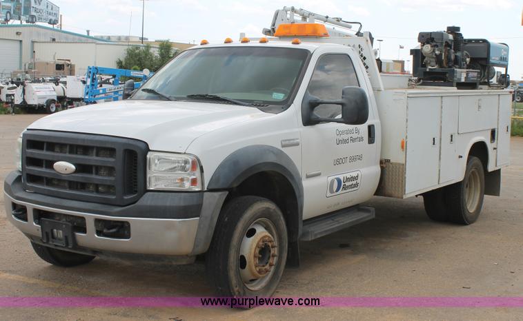image for item C3901 2006 Ford F550 service truck with crane