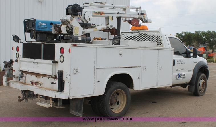 image for item C3901 2006 Ford F550 service truck with crane