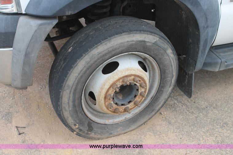 image for item C3901 2006 Ford F550 service truck with crane