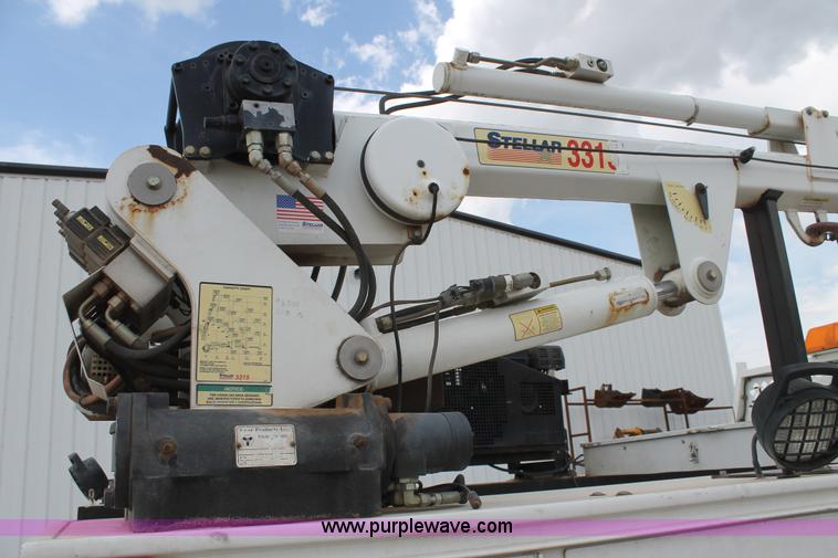 image for item C3901 2006 Ford F550 service truck with crane