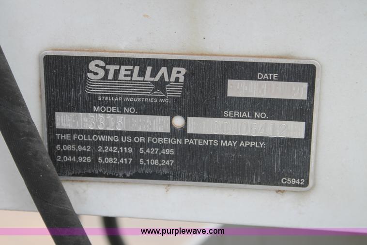 image for item C3901 2006 Ford F550 service truck with crane