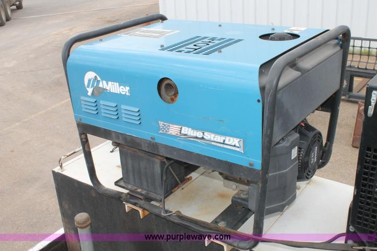 image for item C3901 2006 Ford F550 service truck with crane