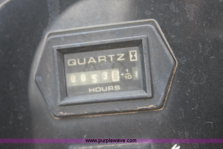 image for item C3901 2006 Ford F550 service truck with crane