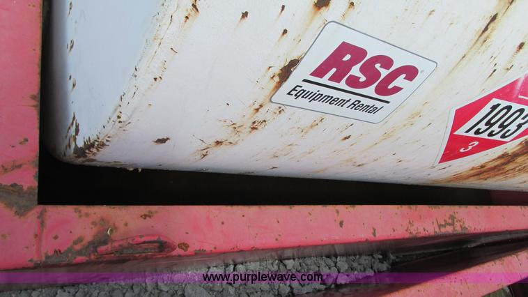 image for item G9105 2002 Stafco fuel tank