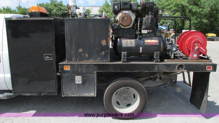 image for item G9106 2008 Ford F550 XL service truck