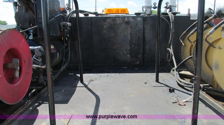 image for item G9106 2008 Ford F550 XL service truck