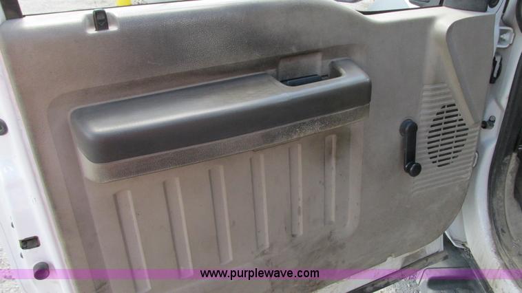 image for item G9106 2008 Ford F550 XL service truck