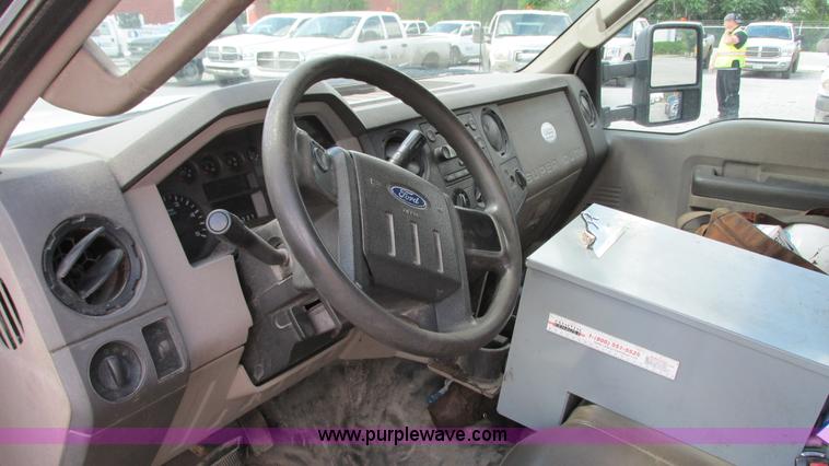 image for item G9106 2008 Ford F550 XL service truck