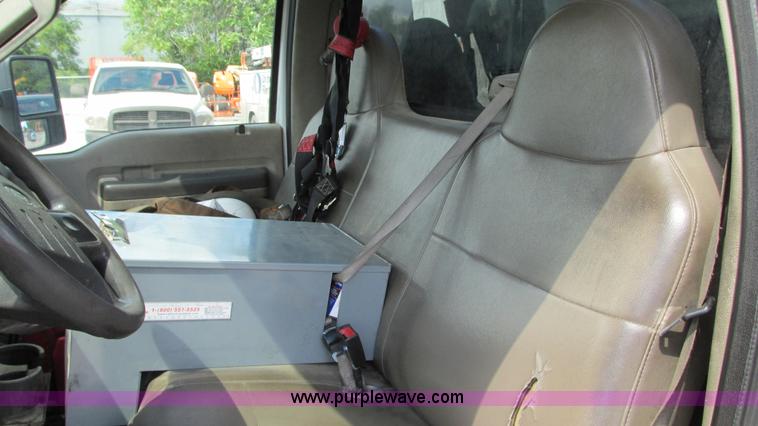 image for item G9106 2008 Ford F550 XL service truck