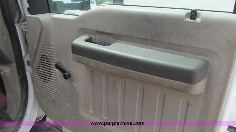 image for item G9106 2008 Ford F550 XL service truck