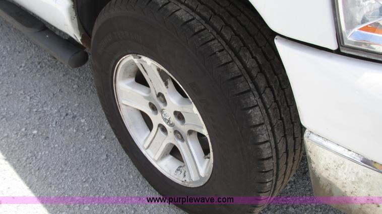 image for item G9107 2008 Dodge Ram 1500 Quad Cab pickup truck