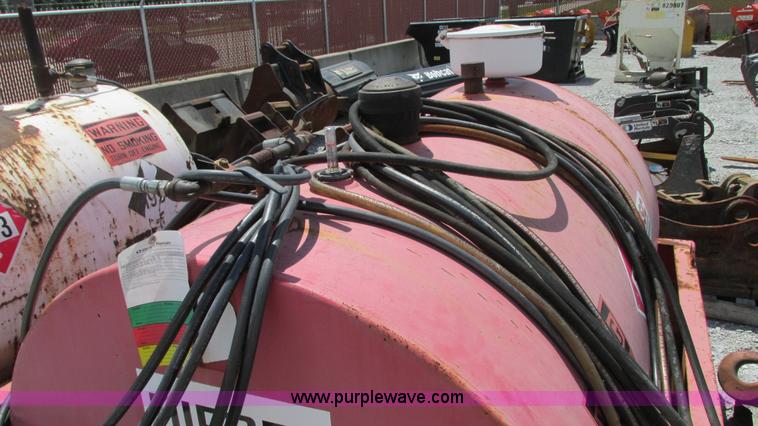 image for item G9110 2004 Stafco fuel tank