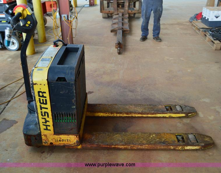 image for item H2929 2010 Hyster W40Z electric pallet jack