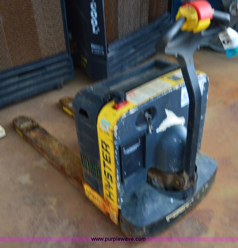 image for item H2929 2010 Hyster W40Z electric pallet jack