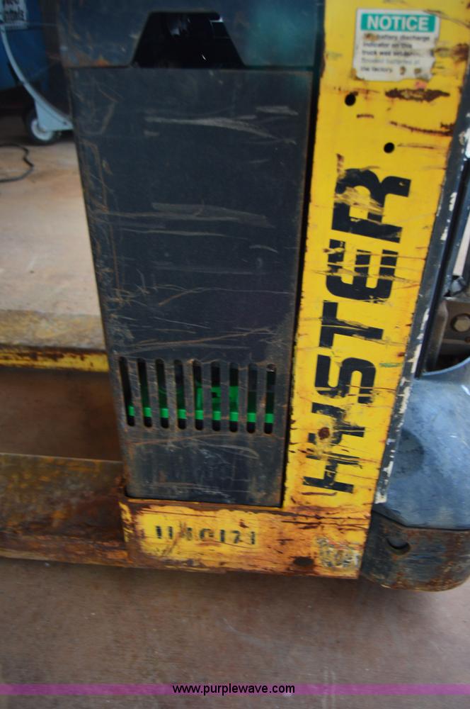 image for item H2929 2010 Hyster W40Z electric pallet jack