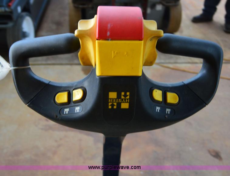 image for item H2929 2010 Hyster W40Z electric pallet jack