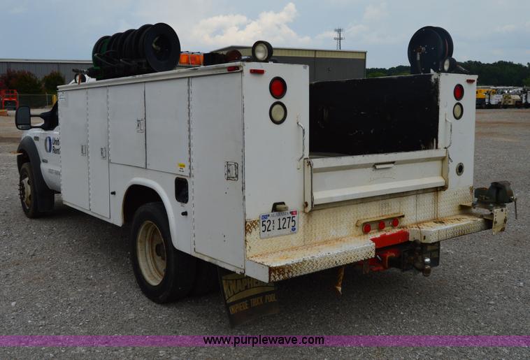 image for item H2930 2005 Ford F550 service truck