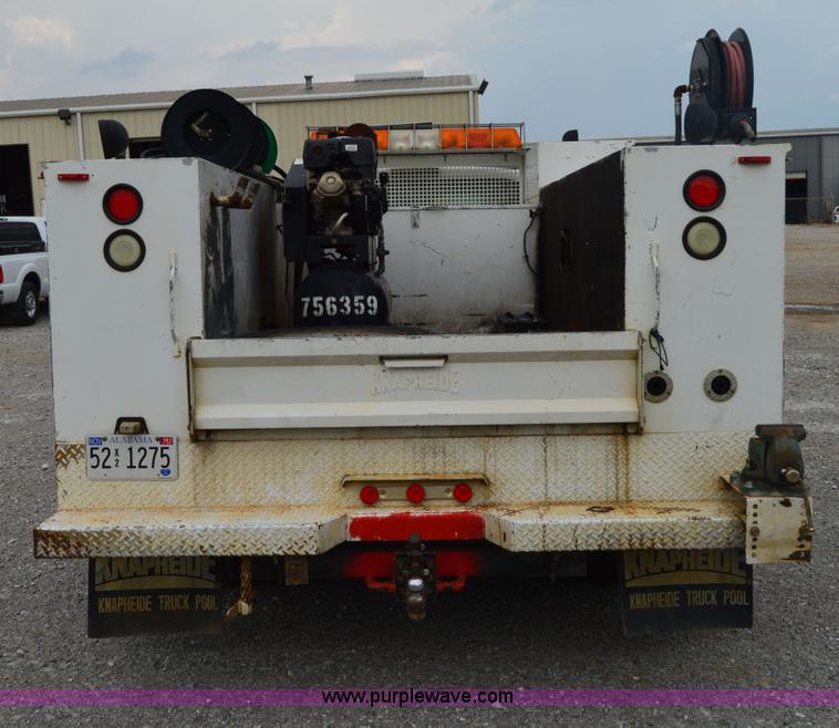 image for item H2930 2005 Ford F550 service truck