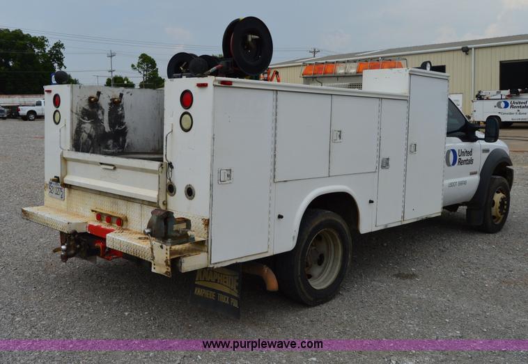 image for item H2930 2005 Ford F550 service truck