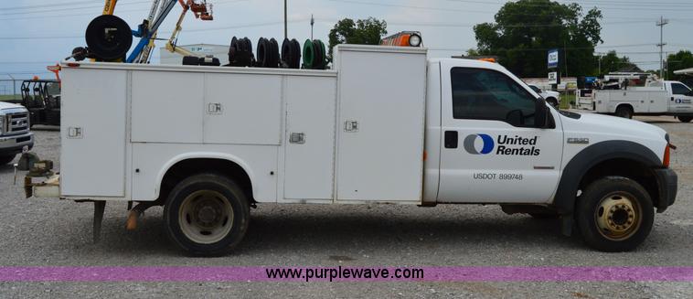 image for item H2930 2005 Ford F550 service truck