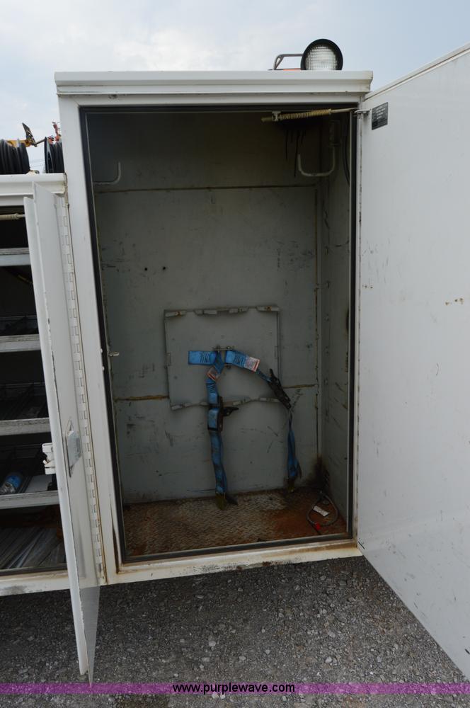 image for item H2930 2005 Ford F550 service truck