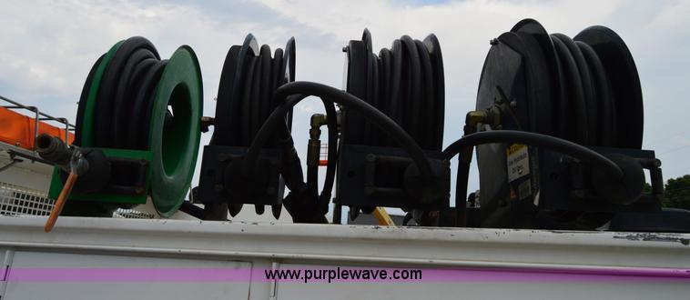 image for item H2930 2005 Ford F550 service truck