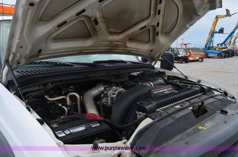 image for item H2930 2005 Ford F550 service truck