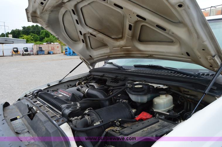 image for item H2930 2005 Ford F550 service truck