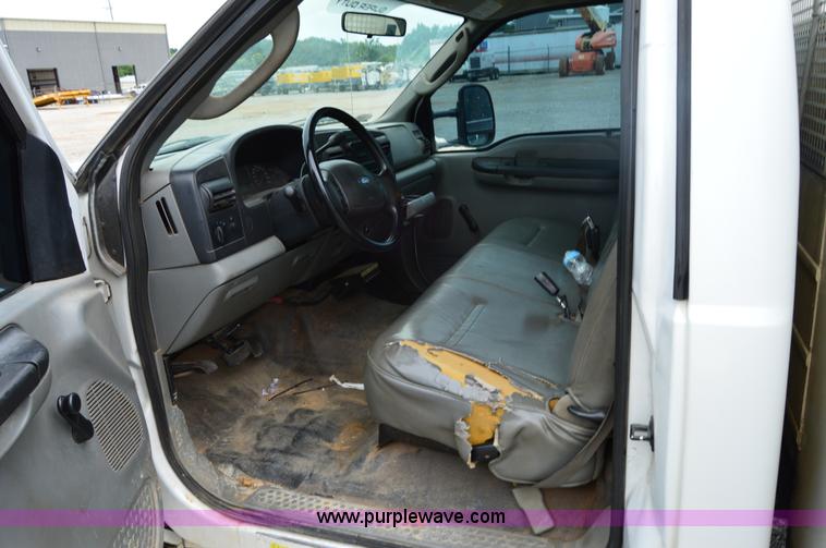image for item H2930 2005 Ford F550 service truck