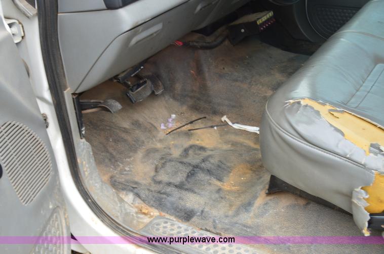 image for item H2930 2005 Ford F550 service truck