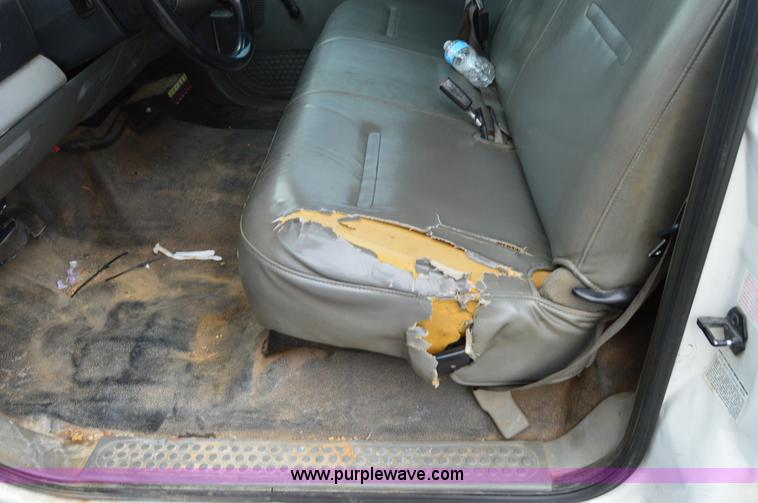 image for item H2930 2005 Ford F550 service truck