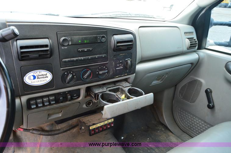 image for item H2930 2005 Ford F550 service truck