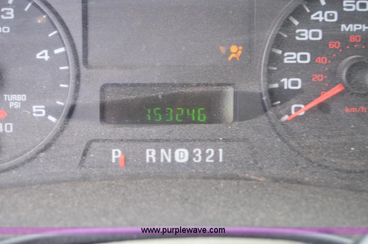 image for item H2930 2005 Ford F550 service truck