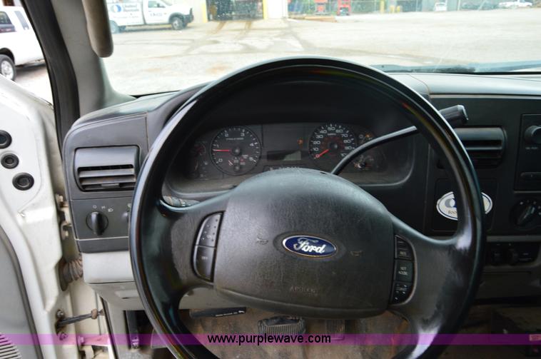 image for item H2930 2005 Ford F550 service truck
